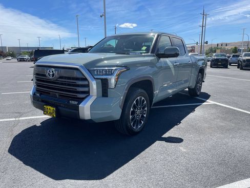 Used 2024 Toyota Tundra Limited AWD/4WD image 7