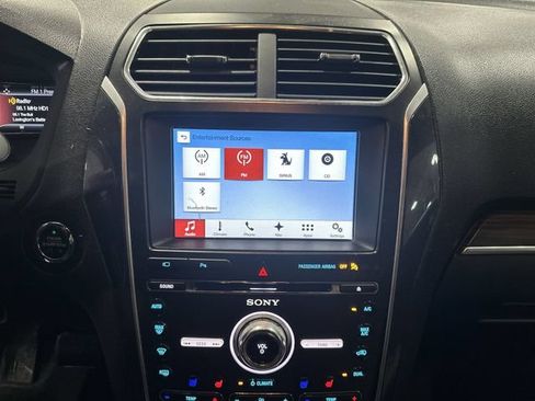 Used 2017 Ford Explorer Limited AWD/4WD image 16