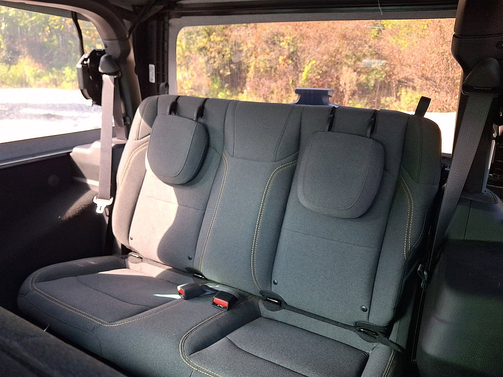Used 2025 Jeep Wrangler Sport AWD/4WD image 19