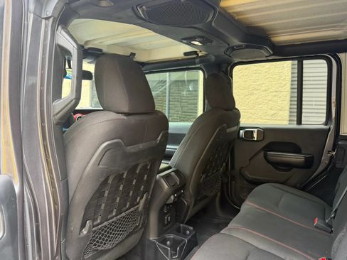 Used 2018 Jeep Wrangler Unlimited Rubicon AWD/4WD image 28