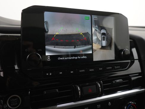 Used 2024 Nissan Pathfinder Platinum AWD/4WD image 24