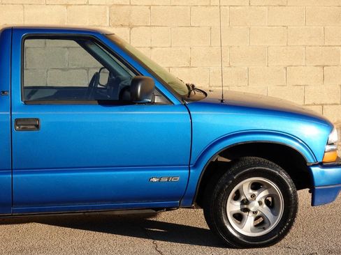 Used 2000 Chevrolet S10 Pickup LS w/ Preferred Equipment Group image 22