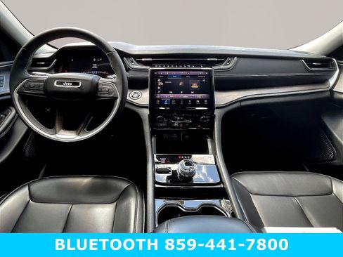 Used 2023 Jeep Grand Cherokee Limited w/ Black Appearance Package AWD/4WD image 7