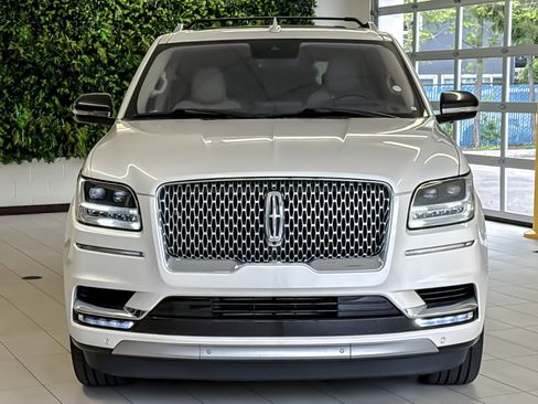 Used 2018 Lincoln Navigator Reserve w/ Technology Package AWD/4WD image 9