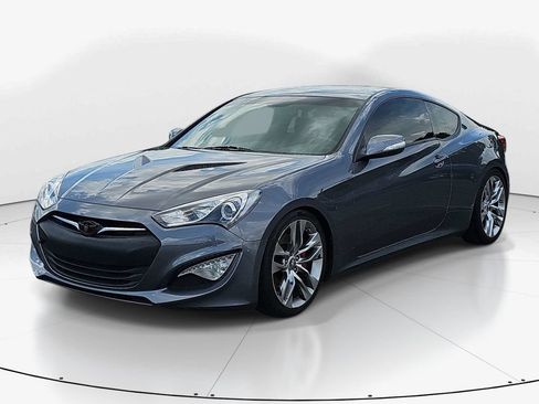 Used 2016 Hyundai Genesis Coupe 3.8 RWD image 10
