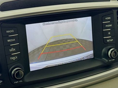 Used 2020 Kia Sorento S image 14