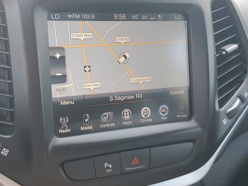 Used 2016 Jeep Cherokee Overland FWD image 26