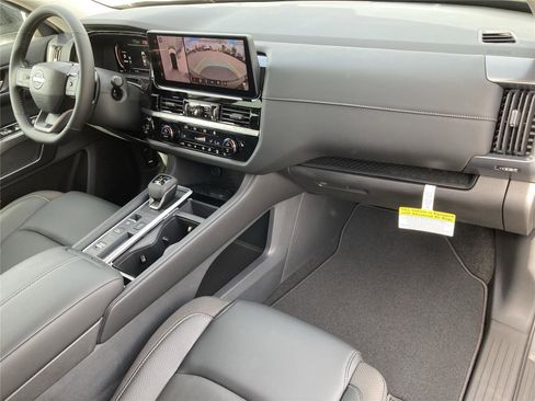 New 2026 Nissan Pathfinder SL FWD image 33
