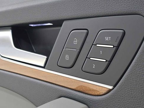 Used 2024 Audi Q5 e Prestige image 24