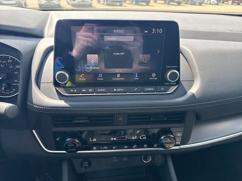 New 2026 Nissan Rogue SV AWD/4WD image 19