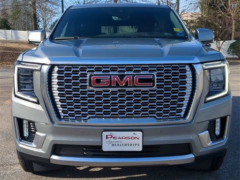 Used 2024 GMC Yukon Denali w/ Advanced Technology Package image 8