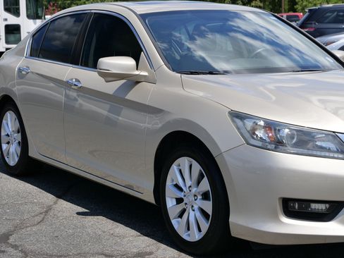 Used 2015 Honda Accord EX image 37