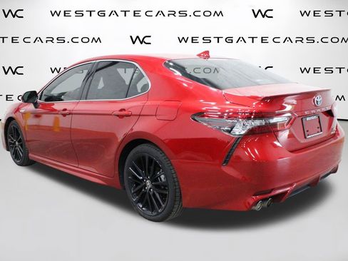 Used 2021 Toyota Camry XSE image 5