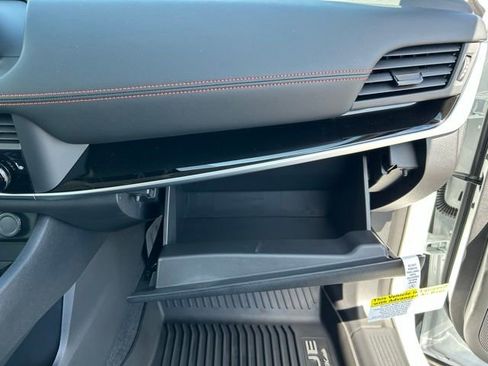 New 2026 Nissan Rogue SV AWD/4WD image 32