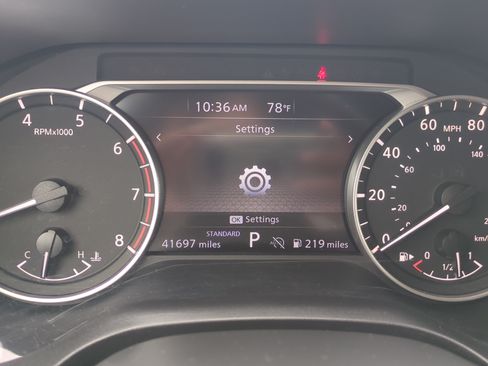 Used 2025 Nissan Rogue SV FWD image 22