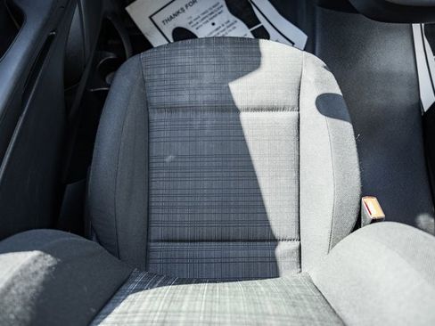 Used 2018 Mercedes-Benz Metris Passenger image 23