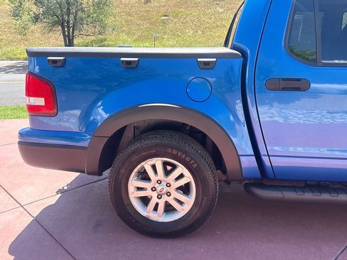 Used 2010 Ford Explorer Sport Trac XLT AWD/4WD image 31