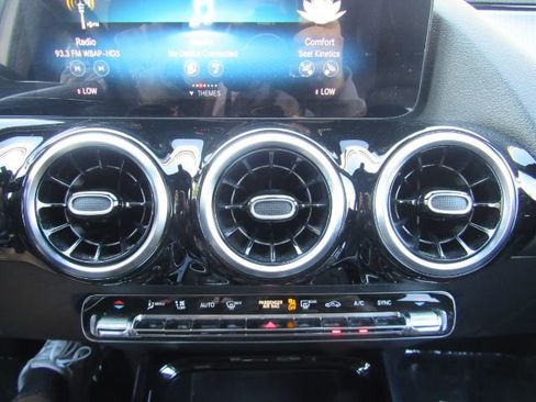 Used 2022 Mercedes-Benz GLA 250 4MATIC w/ Premium Package Lite image 44