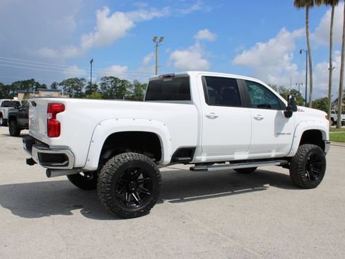 Used 2025 Chevrolet Silverado 2500 LT AWD/4WD image 12
