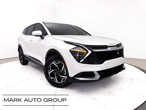 Certified 2025 Kia Sportage LX FWD image 1