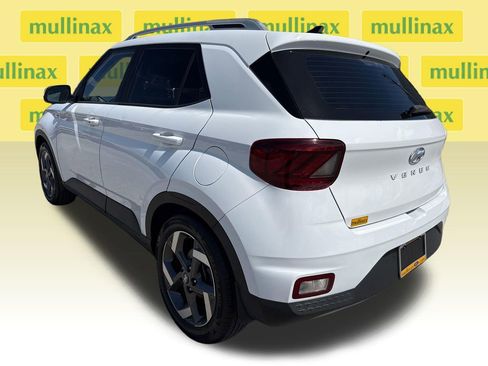 Used 2020 Hyundai Venue SEL w/ Convenience + Premium Package FWD image 10