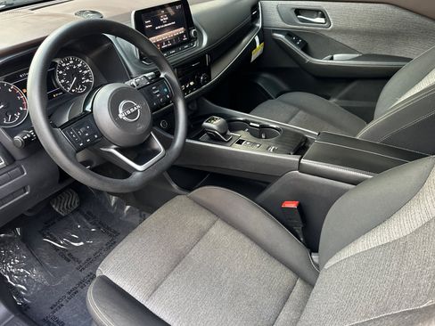 Used 2022 Nissan Rogue SV image 10