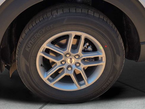 New 2026 Ford Explorer Active RWD image 12