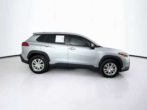 Used 2025 Toyota Corolla Cross L FWD image 11
