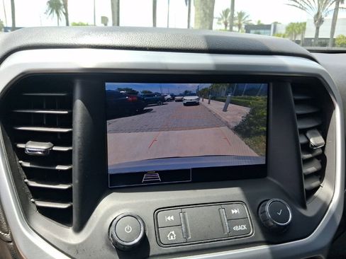 Used 2021 GMC Acadia SLE w/ Driver Convenience Package FWD image 22