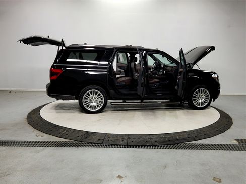Used 2024 Ford Expedition Max Limited image 16