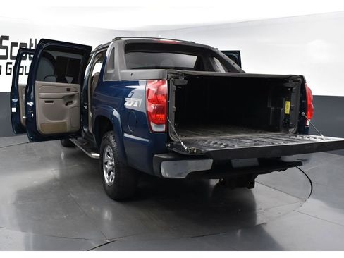 Used 2005 Chevrolet Avalanche Z71 w/ Sun And Sound Package image 27