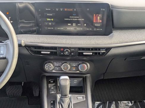 Used 2025 Nissan Kicks SV w/ SV Premium Package FWD image 18