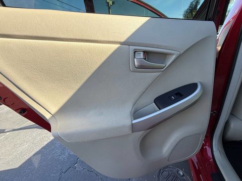 Used 2013 Toyota Prius image 22