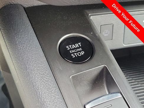 Used 2026 Nissan Kicks SV w/ SV Premium Package FWD image 10