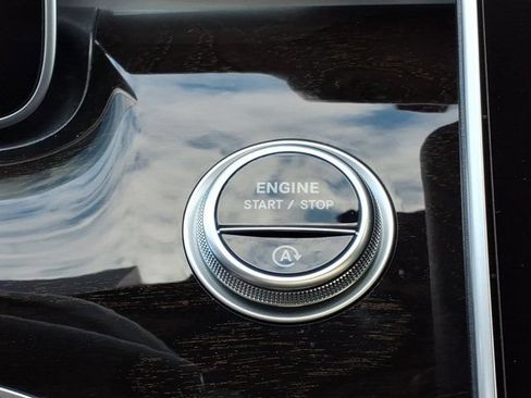 Certified 2025 Mercedes-Benz C 300 Sedan image 25