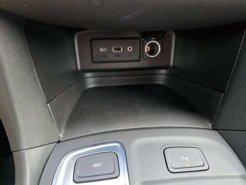 Used 2023 Chevrolet Equinox LT image 30