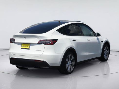 Used 2021 Tesla Model Y Long Range AWD/4WD image 6