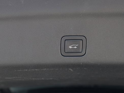 Used 2024 Chevrolet Tahoe LT image 15