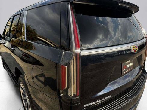 Used 2021 Cadillac Escalade Premium Luxury Platinum AWD/4WD image 17