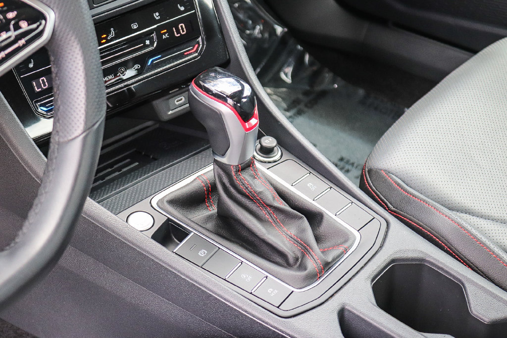 Used 2025 Volkswagen Jetta GLI Autobahn FWD image 19