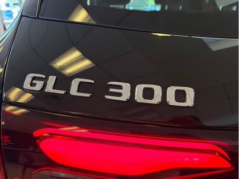 Used 2024 Mercedes-Benz GLC 300 4MATIC image 35