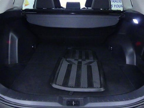 Used 2022 Toyota RAV4 LE AWD/4WD image 26