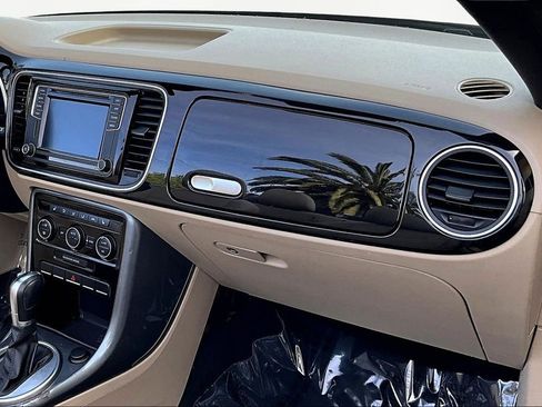 Used 2019 Volkswagen Beetle 2.0T SE image 25