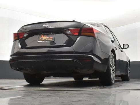 Used 2025 Nissan Altima 2.5 SV image 13