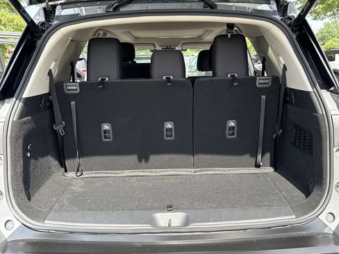 New 2026 Nissan Pathfinder SV w/ SV Premium Package FWD image 19