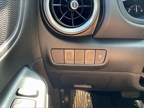 Used 2023 Hyundai Kona SEL FWD image 32