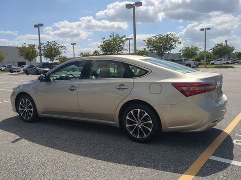 Used 2018 Toyota Avalon XLE Premium image 6