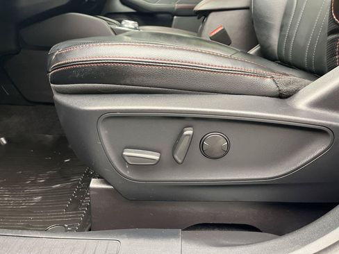 Certified 2025 Ford Escape ST-Line Elite w/ Premium Technology Package AWD/4WD image 13