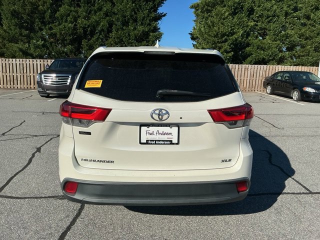 Used 2019 Toyota Highlander XLE FWD image 9