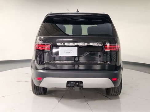 Used 2025 Land Rover Discovery S image 10